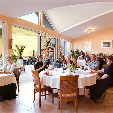 Weinhaus Burg-schneider Reil