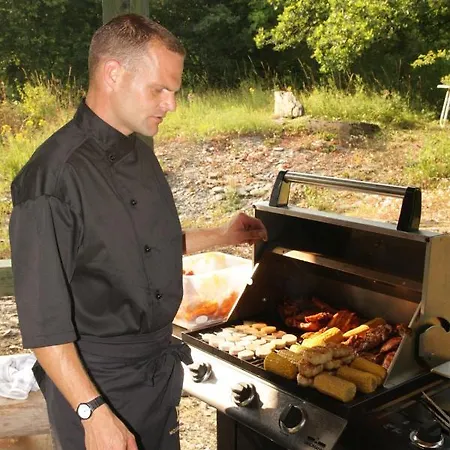 Weinhaus Burg-schneider Ξενοδοχείο *