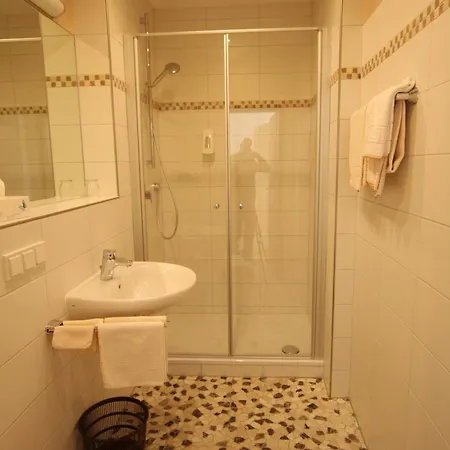 Ξενοδοχείο Weinhaus Burg-schneider *