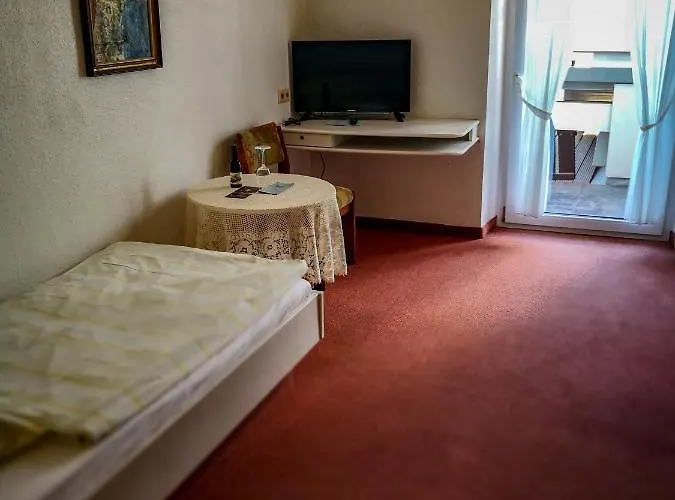 Hotel Weinhaus Burg-schneider