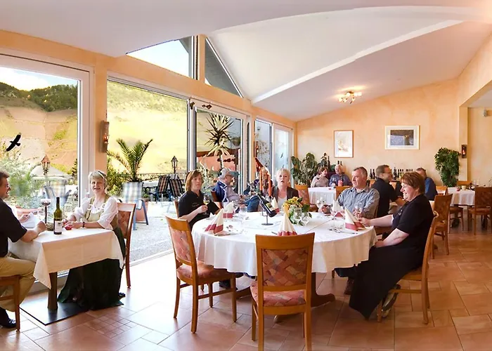 Weinhaus Burg-schneider Reil