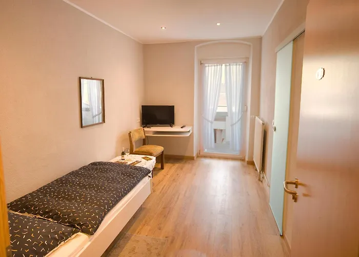 Hotel Weinhaus Burg-schneider *